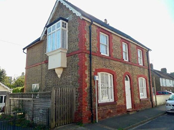 4 Bedroom Detached House To Rent In College Road, Deal, CT14