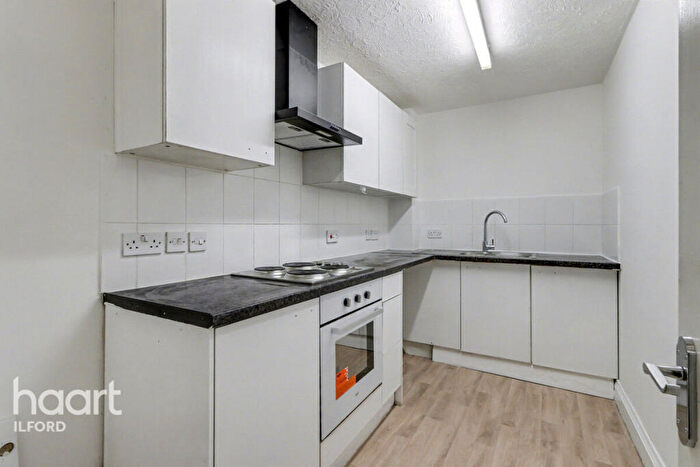 1 Bedroom Flat For Sale In Bluebell Way, Ilford, IG1