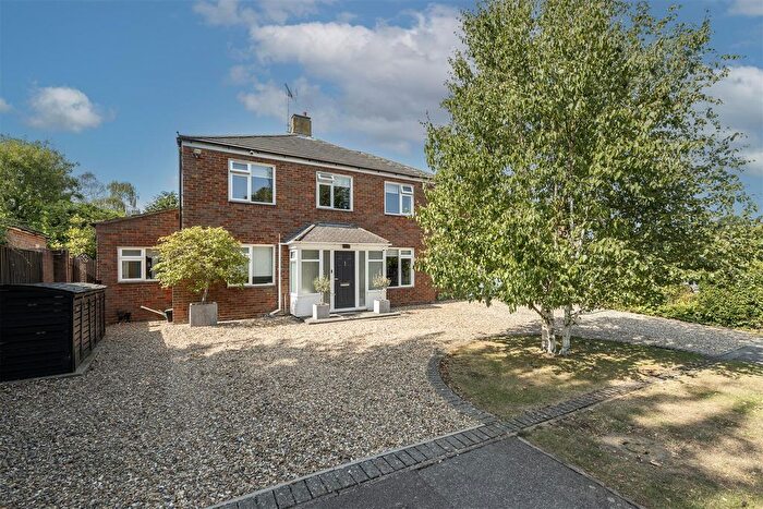 4 Bedroom Detached House For Sale In Tuffnells Way, Harpenden, AL5