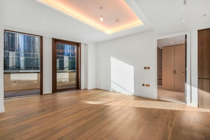 2 Bedroom Flat To Rent In Carnation Way, London, SW8