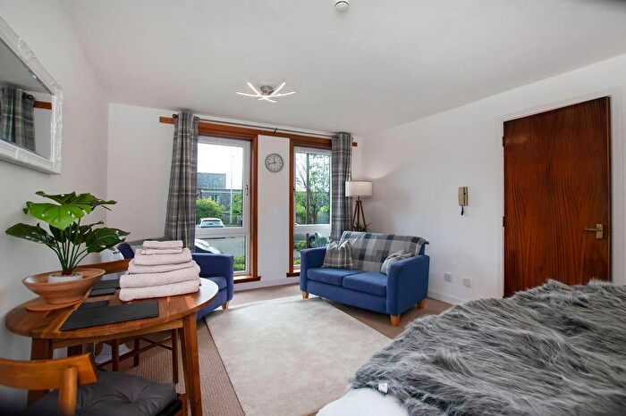 Studio To Rent In L Echline Rigg, South Queensferry, EH30