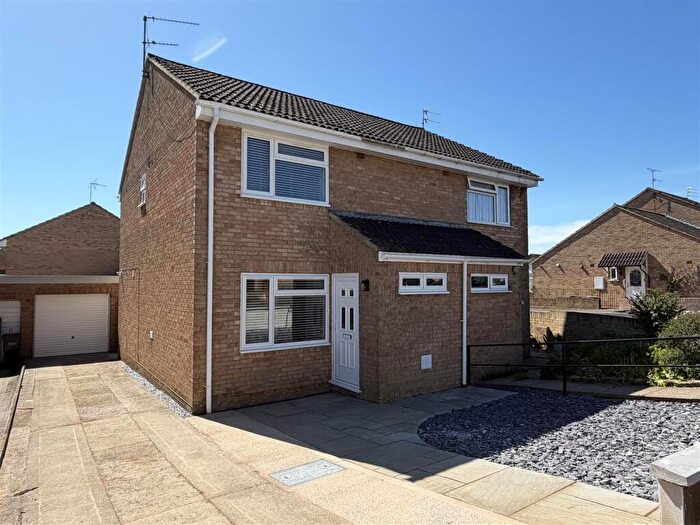 3 Bedroom Semi-Detached House To Rent In Waterford Park, Westfield, BA3