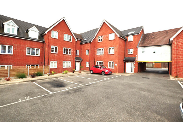2 Bedroom Flat For Sale In Bramford Road, Ipswich, Suffolk, IP1