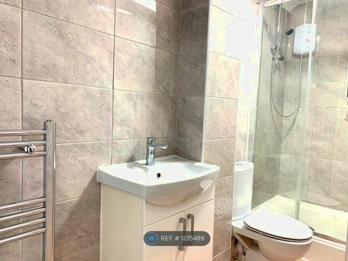 Studio To Rent In Church Hill, Walthamstow E17