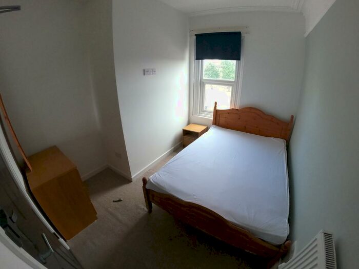 1 Bedroom Property To Rent In &#; Pppw, Room Available, Woodborough Road, NG3