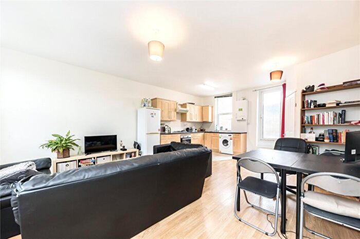 2 Bedroom Apartment To Rent In Yukon Road, London, SW12