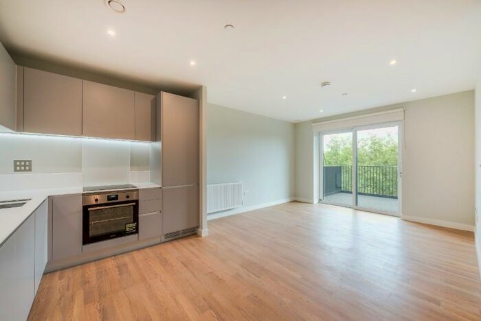 2 Bedroom Apartment To Rent In Hale Wharf, London, N17