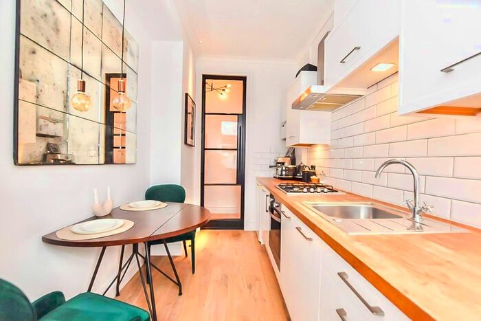 Studio To Rent In Ormeley Road, Balham, London, SW12