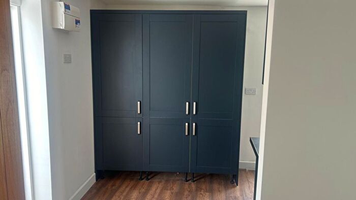 Studio To Rent In Basildene Road, Hounslow, TW4