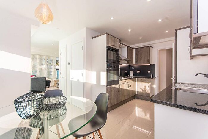 2 Bedroom Maisonette To Rent In Wells Street, Fitzrovia, London, W1T