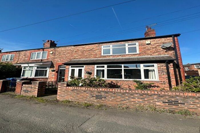 2 Bedroom Property To Rent In Kingsway South, Warrington, WA4