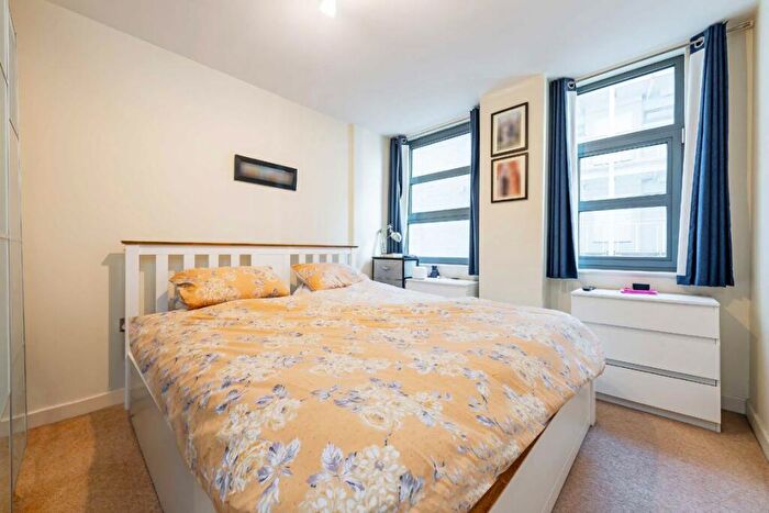 2 Bedroom Flat To Rent In Southgate Road, Southgate Road, N1
