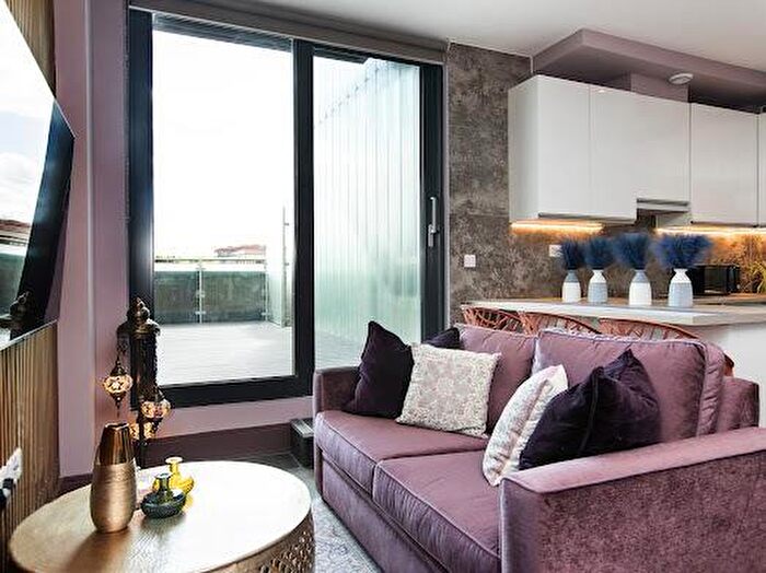 Flat To Rent In Palm Tree House, BR6