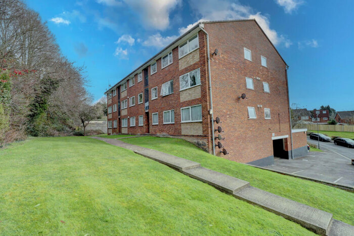 2 Bedroom Apartment For Sale In Windsor Drive, High Wycombe, Buckinghamshire, HP13