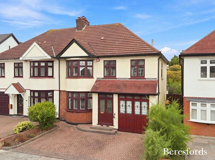 4 Bedroom Semi-Detached House For Sale In The Chase, Romford, RM1
