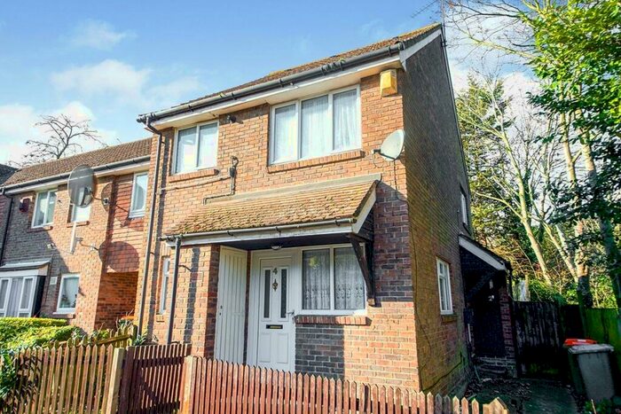 1 Bedroom Semi-Detached House To Rent In Northumberland Road, London, E6