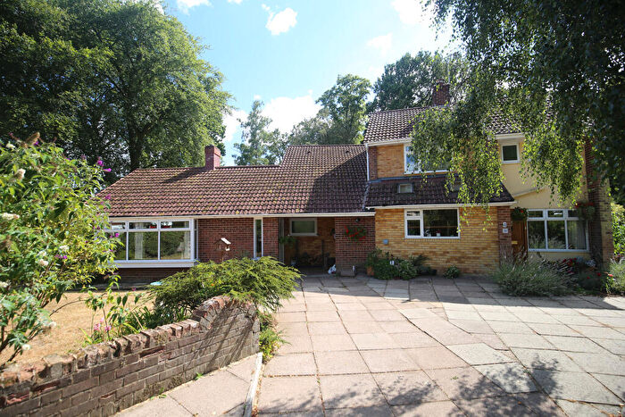 5 Bedroom Detached House For Sale In Woodland Avenue, Leighton Buzzard, Central Bedfordshire, LU7