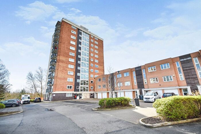 1 Bedroom Flat To Rent In Lakeside Rise, Manchester, M9