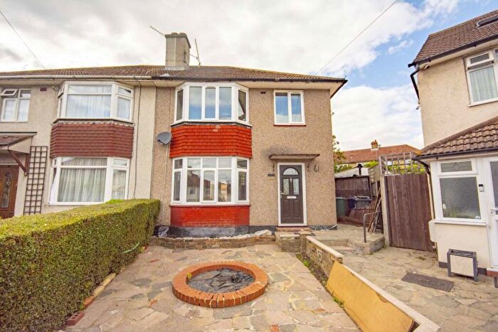 3 Bedroom House To Rent In Layfield Crescent, London, NW4