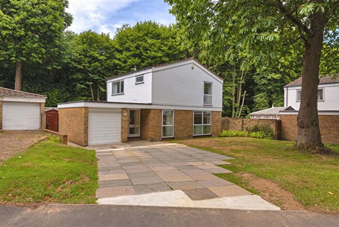 3 Bedroom Detached House For Sale In Timberbank, Vigo, DA13