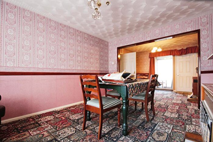 3 Bedroom End Of Terrace House For Sale In Ashburton Avenue, Llanrumney, Cardiff, CF3