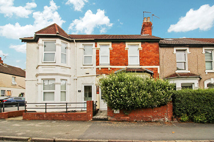 Studio To Rent In Groundwell Road, Town Centre, Swindon, SN1