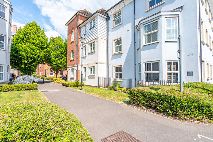 2 Bedroom Flat For Sale In St. Agnes Place, Chichester, PO19