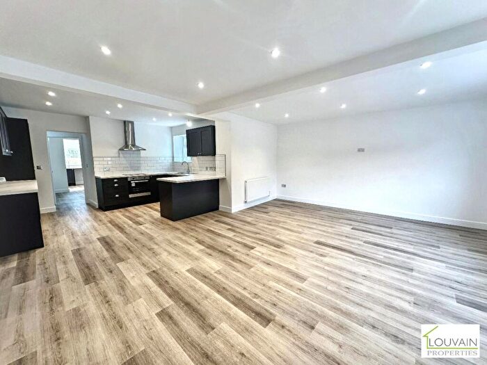 4 Bedroom Detached House For Sale In Brynteg Crescent, Rhymney, NP22