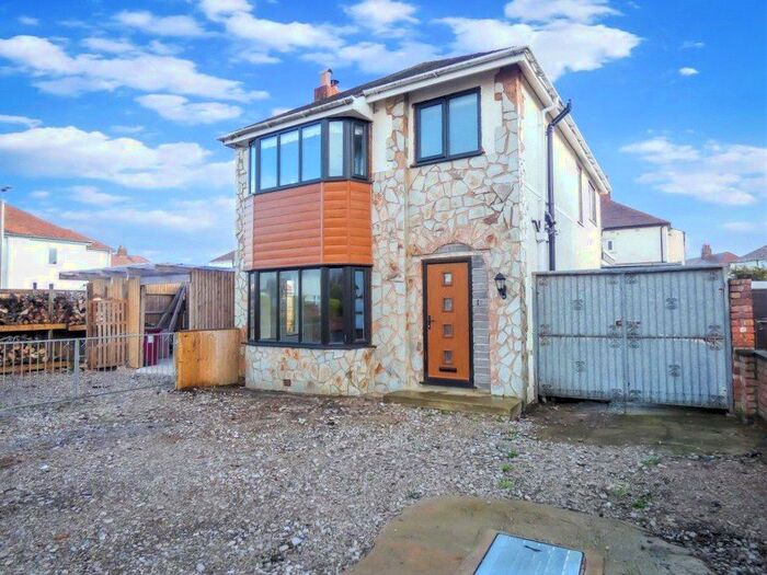 Houses for sale & to rent in FY2 9ER, Rivington Avenue, Bispham Blackpool