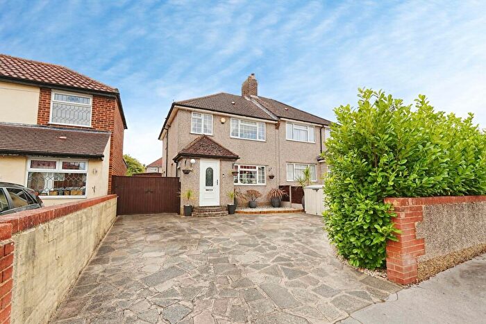 3 Bedroom Semi-Detached House For Sale In Aldrich Crescent, New Addington, Croydon, CR0