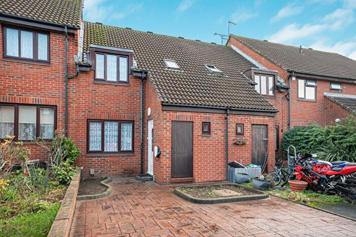 3 Bedroom Terraced House For Sale In Dalewood, Welwyn Garden City, Hertfordshire, AL7