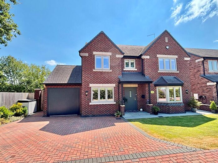 4 Bedroom Detached House For Sale In Ashbourne Road, Cowers Lane, DE56