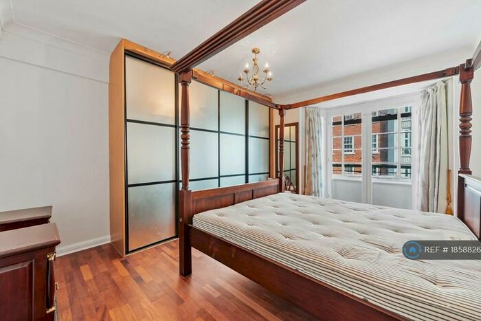 3 Bedroom Flat To Rent In Dorset House, London, NW1