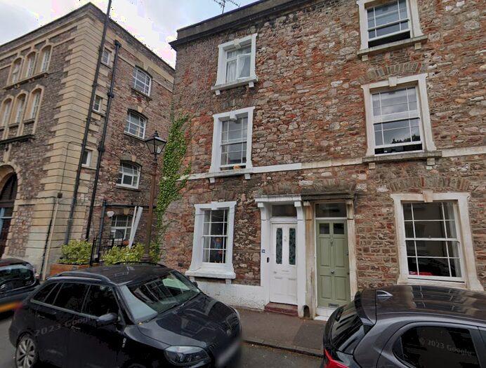 4 Bedroom End Of Terrace House To Rent In Portland Street – Ref:, BS8