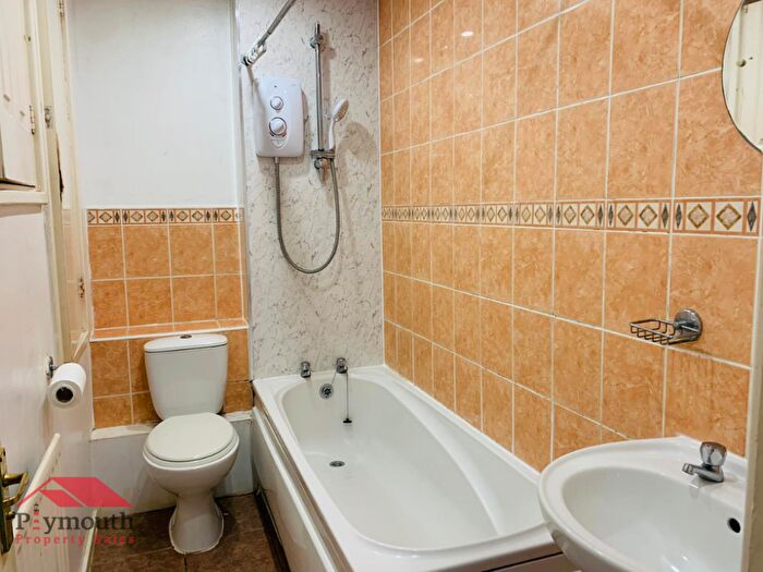 3 Bedroom End Of Terrace House For Sale In Long Terrace Close, Plymouth, PL7