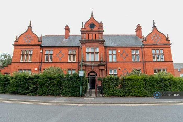 3 Bedroom Semi-Detached House To Rent In Brook House, London, SE18