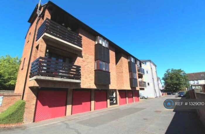 1 Bedroom Flat To Rent In Parkview, Maidenhead, SL6