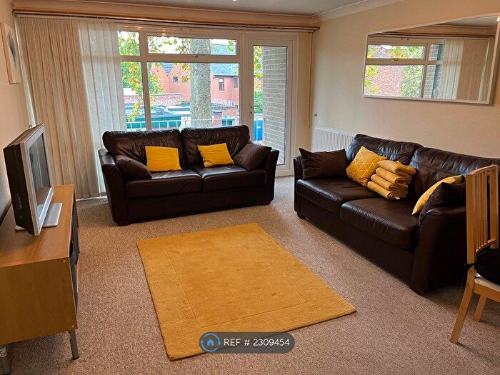 2 Bedroom Flat To Rent In Pemberley Avenue, Bedford, MK40