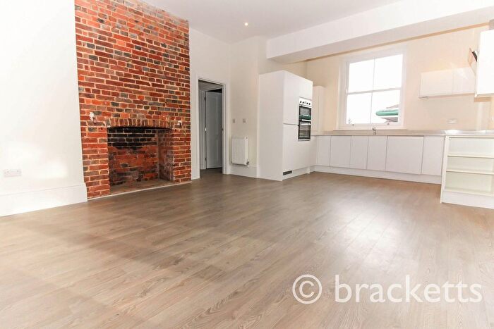 2 Bedroom Flat To Rent In Rye Road, Hawkhurst, TN18