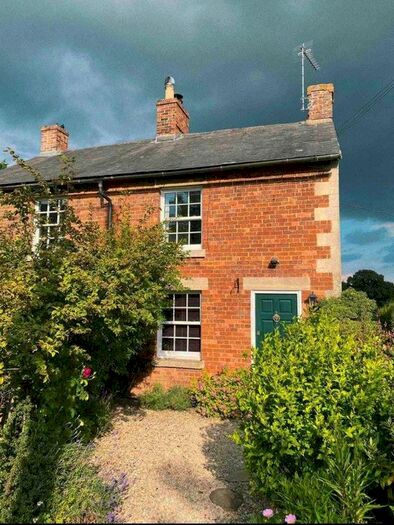 2 Bedroom Cottage For Sale In Rayford Lane, Middle Barton, Chipping Norton, OX7