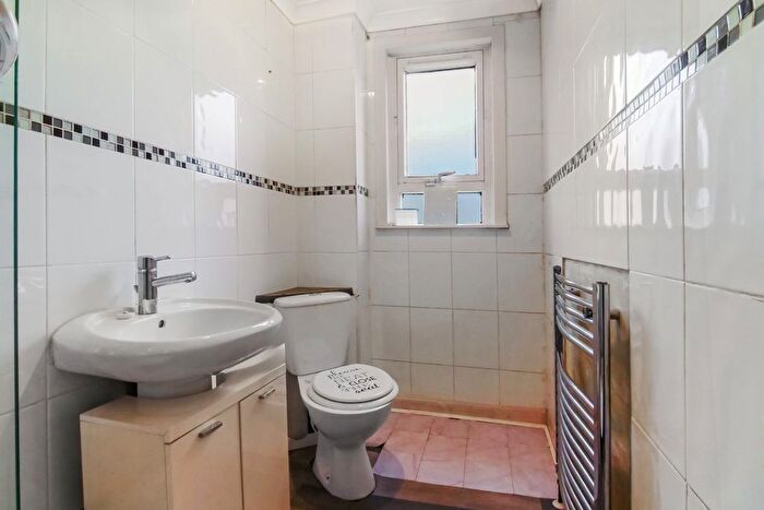 2 Bedroom Flat For Sale In Raithburn Road, Glasgow, Castlemilk, G45