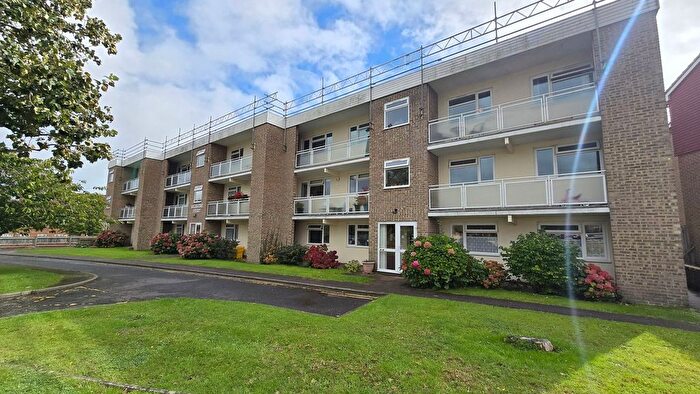 2 Bedroom Flat For Sale In Belmaine Court, Collington Lane East, Bexhill-On-Sea, TN39