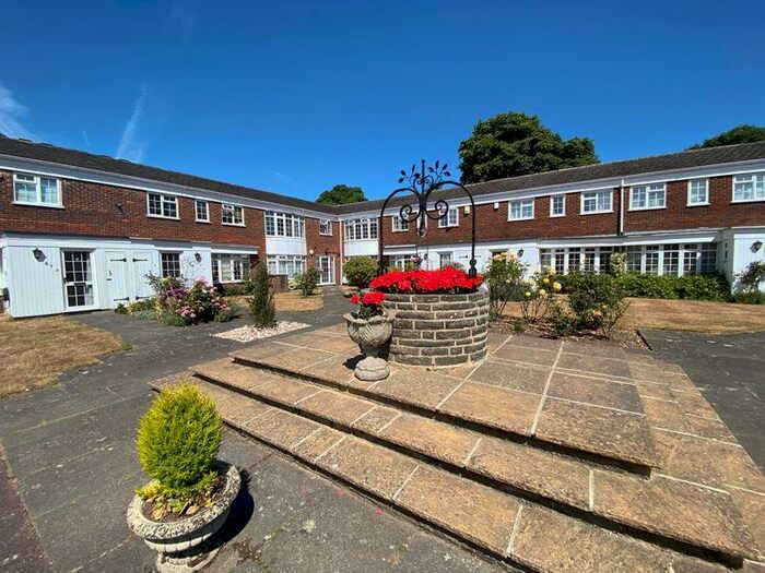 2 Bedroom Flat To Rent In Kenley, CR8