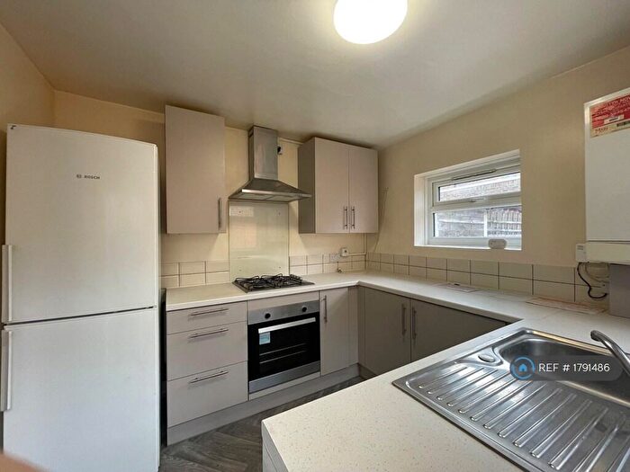 3 Bedroom Terraced House To Rent In Hollybush Street, London, E13