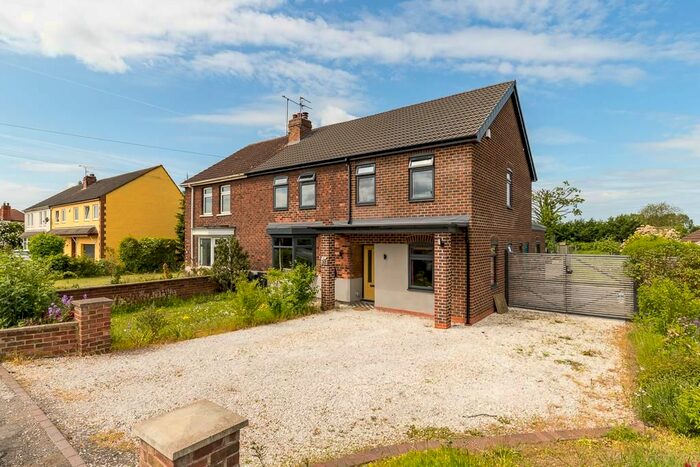 4 Bedroom Semi-Detached House To Rent In Scotter Road, Scunthorpe, DN15