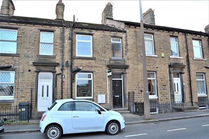 2 Bedroom House To Rent In Thorncliffe Street, Huddersfield, HD3