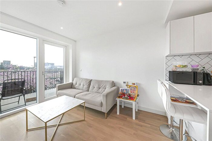 1 Bedroom Flat To Rent In Edwin House, Southall, UB1