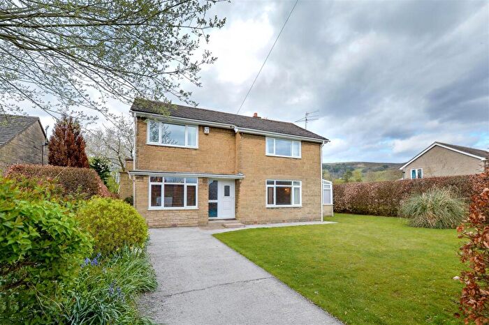 4 Bedroom Detached House For Sale In Eccles Close, Hope, Hope Valley, S33