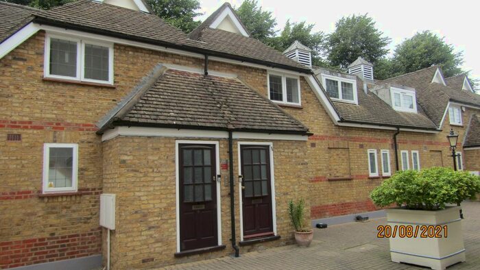 2 Bedroom Mews To Rent In Quadrangle Mews, Belmont Lane, Stanmore, HA7