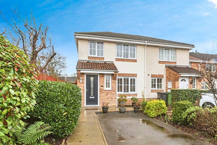 3 Bedroom Semi Detached House For Sale In Belfry Square, Beggarwood, Basingstoke, RG22